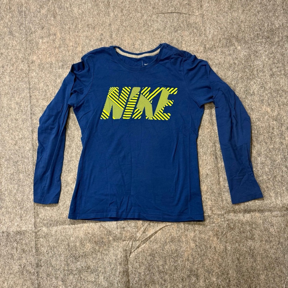 Nike Long Sleeve Shirt Size Medium‎